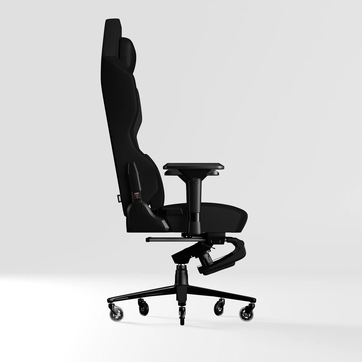 İşlevsel Exvega Andromeda Pro Siyah oyuncu koltuğu, ergonomik tasarımlı ve konforlu oturma alanı ile dikkat çekiyor.