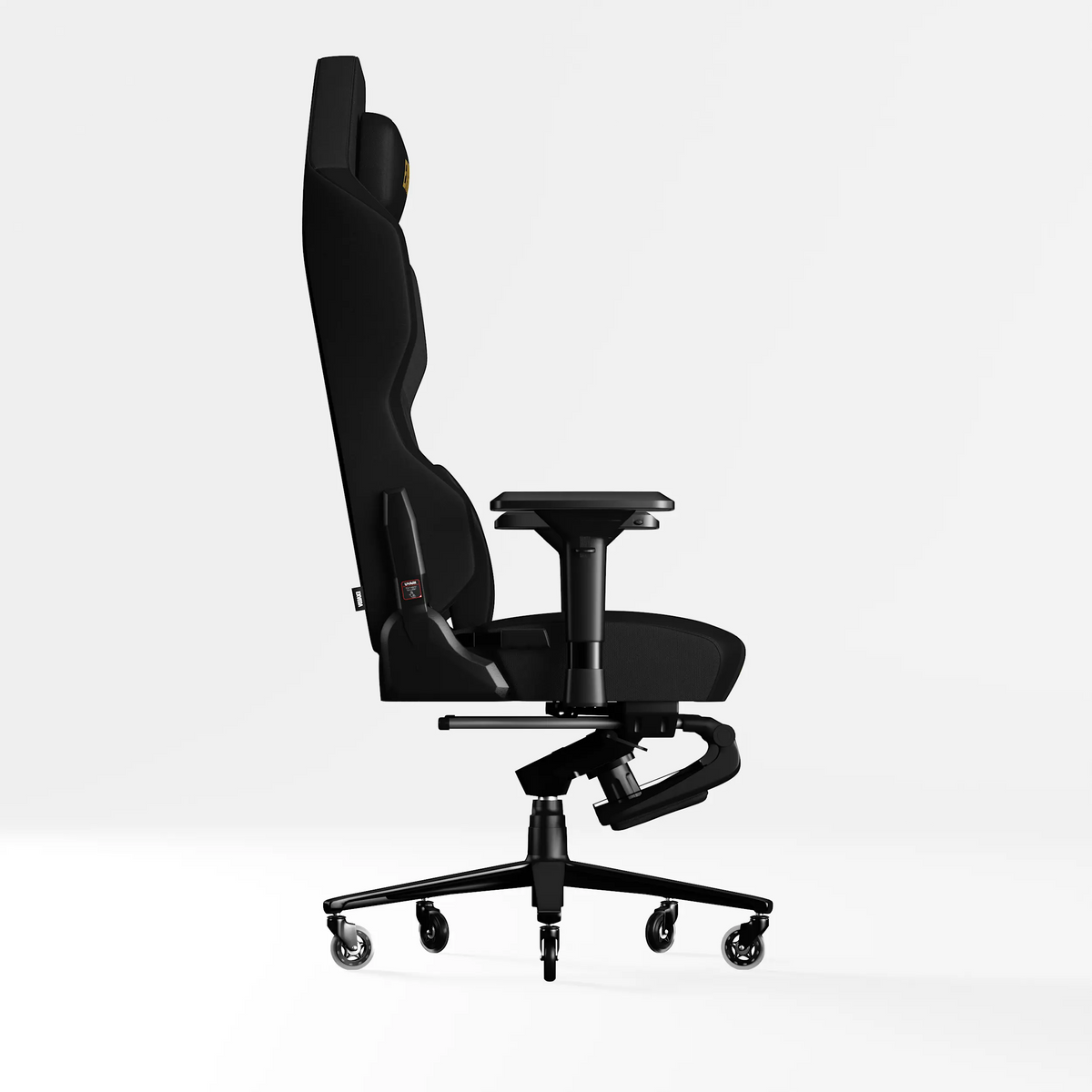 Sarı ve siyah renkli Exvega Andromeda Pro Gold oyuncu koltuğu, ergonomik tasarım ve yüksek konfor sunar.
